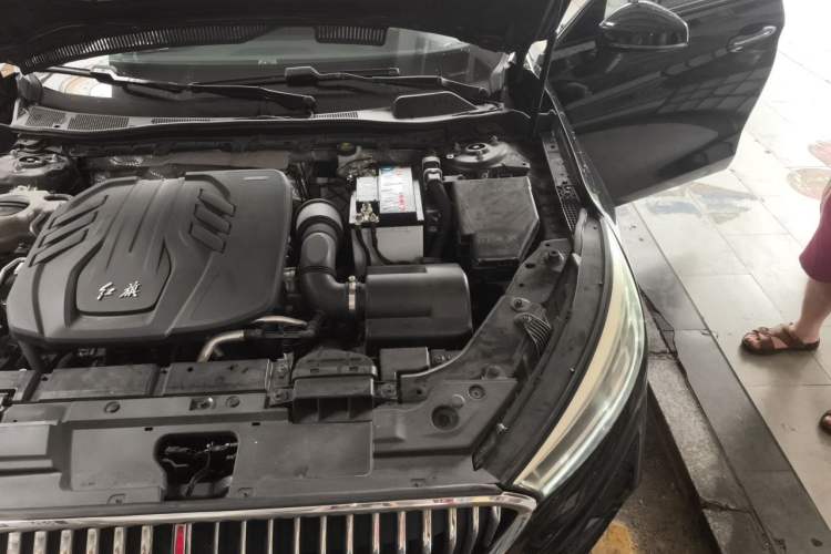 Used Hongqi H5 2022 Classic Model 1.5T DCT Flagship Edition Engine Bay Left
