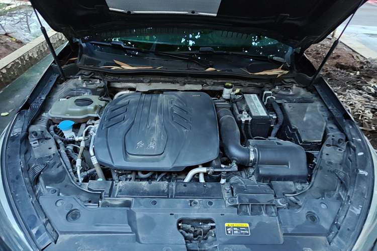 Used Hongqi H5 2022 Classic Model Facelift 1.8T Automatic Smart Connect Flagship Edition Engine Bay