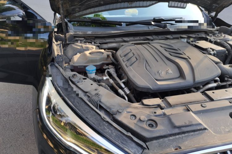 Used Hongqi H5 2022 Classic Model 1.5T DCT Flagship Edition Engine Bay Right