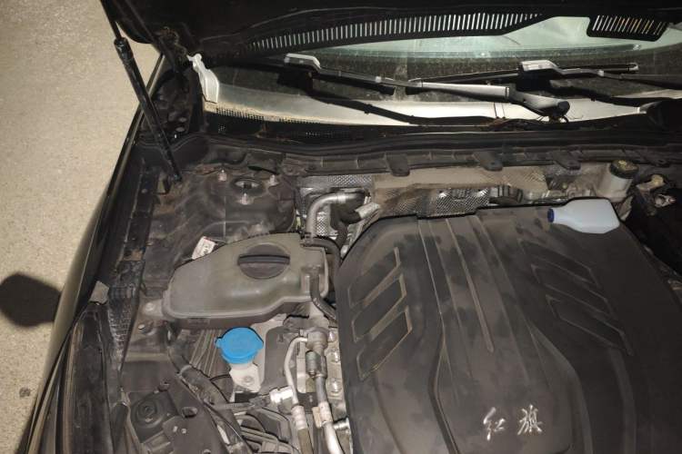 Used Hongqi H5 2022 Classic Model 1.5T DCT Flagship Edition Engine Bay Right