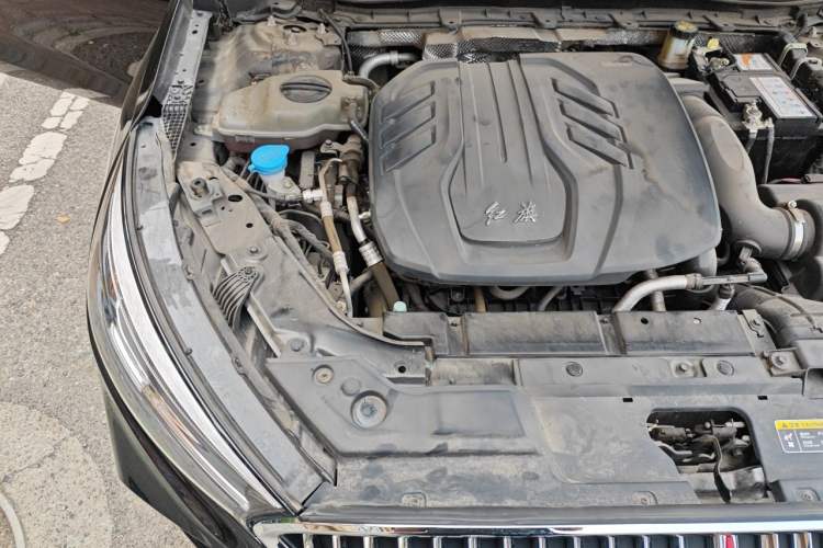 Used Hongqi H5 2022 Classic Model 1.8T Automatic Smart Connect Flagship Edition Engine Bay Right