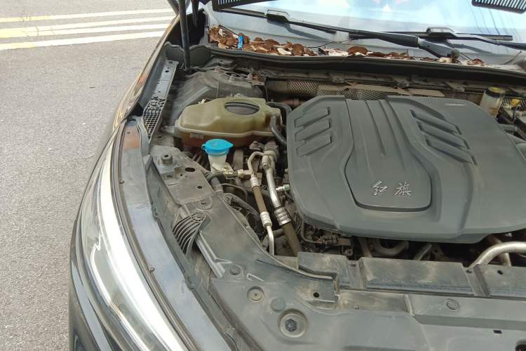 Used Hongqi H5 2022 Classic Model 1.8T Automatic Smart Connect Flagship Edition Engine Bay Right