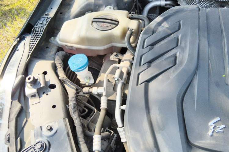Used Hongqi H5 2022 Classic Model Facelift 1.5T DCT Qiyun Edition Engine Bay Right