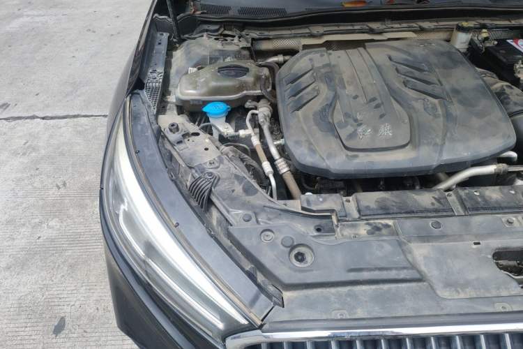 Used Hongqi H5 2022 Classic Model 1.5T DCT Flagship Edition Engine Bay Right