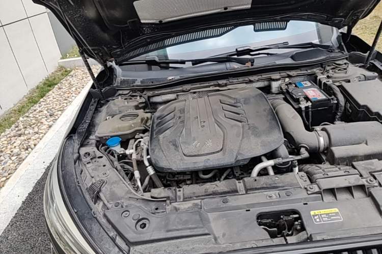 Used Hongqi H5 2022 Classic Model Facelift 1.8T Automatic Smart Connect Flagship Edition Engine Bay Right