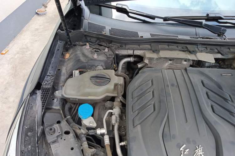 Used Hongqi H5 2022 Classic Model Facelift 1.5T DCT Qiyun Edition Engine Bay Right