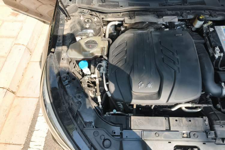 Used Hongqi H5 2022 Classic Model 1.8T Automatic Smart Connect Flagship Edition Engine Bay Right