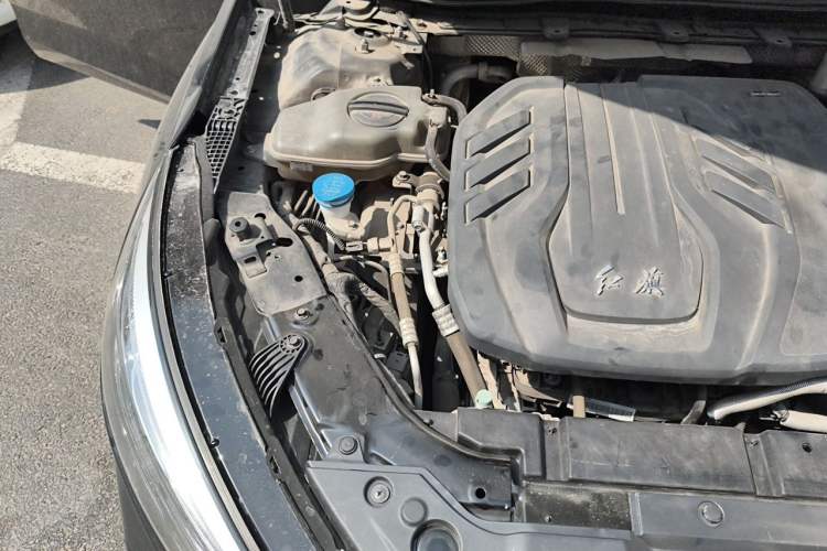 Used Hongqi H5 2022 Classic Model Facelift 1.5T DCT Qiyun Edition Engine Bay Right