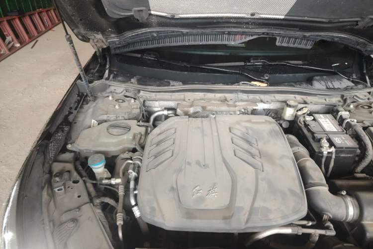 Used Hongqi H5 2022 Classic Model 1.5T DCT Flagship Edition Engine Bay Right