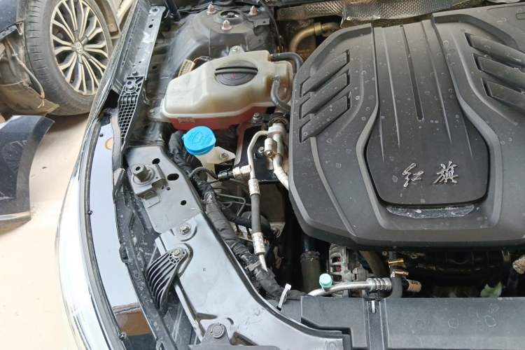 Used Hongqi H5 2022 Classic Model 1.5T DCT Flagship Edition Engine Bay Right