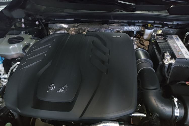 Used Hongqi H5 2022 Classic Model Facelift 1.5T DCT Qiyun Edition Engine Bay