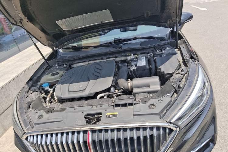 Used Hongqi H5 2022 Classic Model 1.8T Automatic Smart Connect Flagship Edition Engine Bay