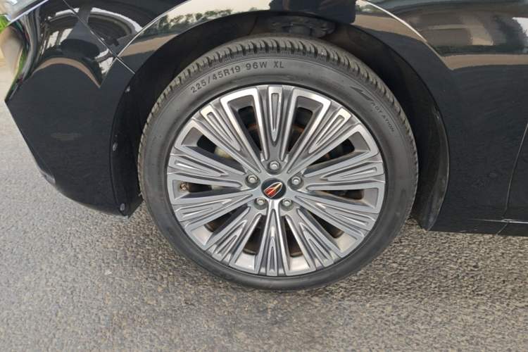 Used Hongqi H5 2022 Classic Model 1.5T DCT Flagship Edition Exterior 2
