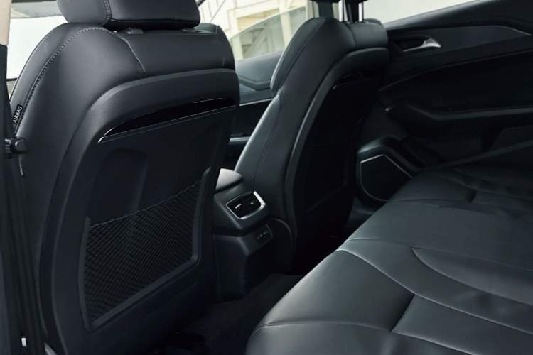 Used Hongqi H5 2022 Classic Model Facelift 1.5T DCT Qiyun Edition Exterior 6