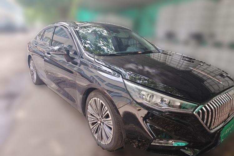 Used Hongqi H5 2022 Classic Model Facelift 1.8T Automatic Smart Connect Flagship Edition Front Right 45 Deg