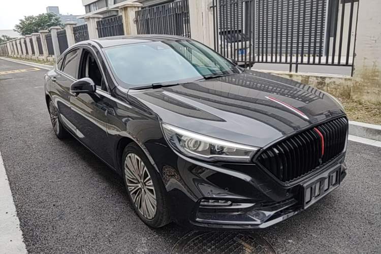 Used Hongqi H5 2022 Classic Model Facelift 1.8T Automatic Smart Connect Flagship Edition Front Right 45 Deg