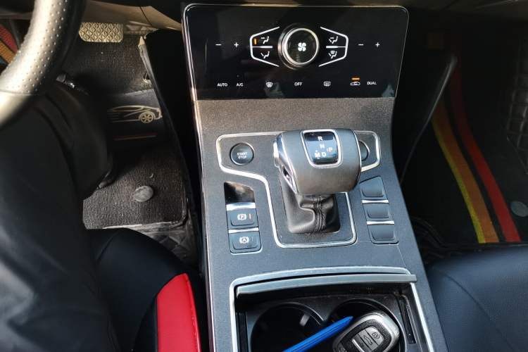 Used Hongqi H5 2022 Classic Model 1.5T DCT Flagship Edition Gear Lever