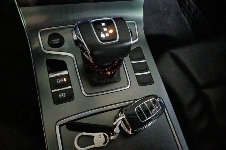 Used Hongqi H5 2022 Classic Model 1.5T DCT Flagship Edition Gear Lever
