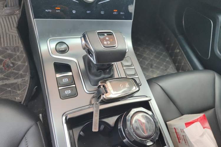 Used Hongqi H5 2022 Classic Model Facelift 1.5T DCT Qiyun Edition Gear Lever