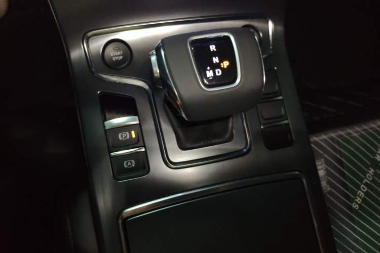 Used Hongqi H5 2022 Classic Model 1.5T DCT Flagship Edition Gear Lever