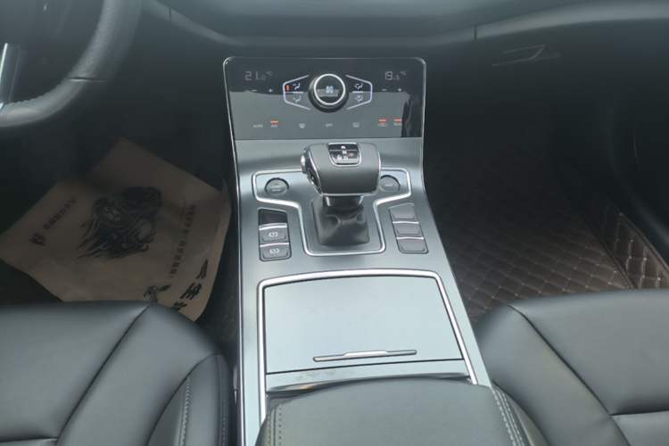 Used Hongqi H5 2022 Classic Model Facelift 1.5T DCT Qiyun Edition Gear Lever