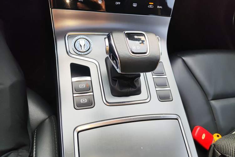 Used Hongqi H5 2022 Classic Model 1.5T DCT Flagship Edition Gear Lever