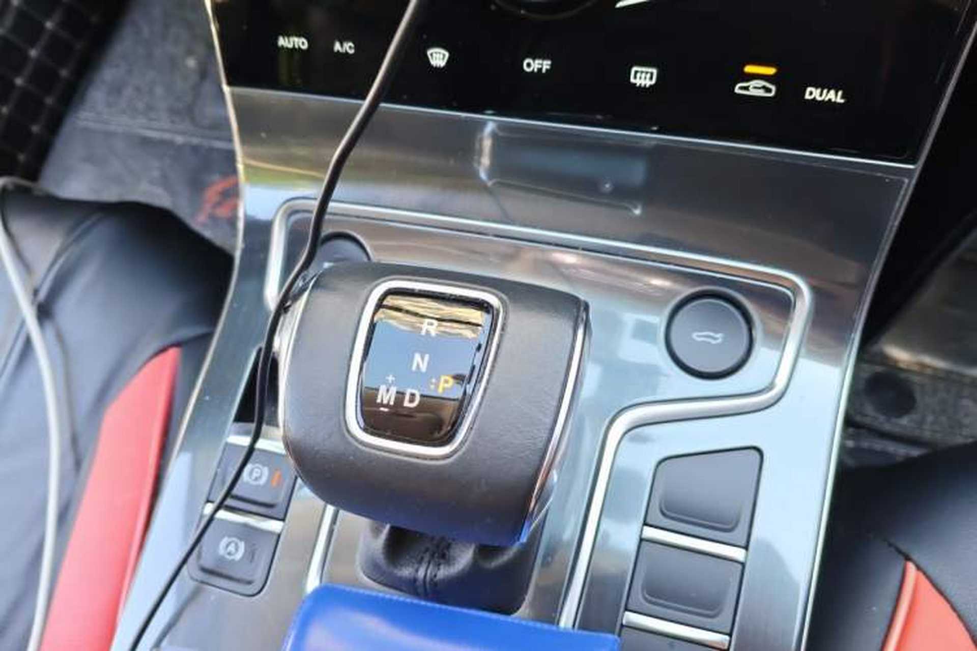 Used Hongqi H5 2022 Classic Model Facelift 1.5T DCT Qiyun Edition Gear Lever