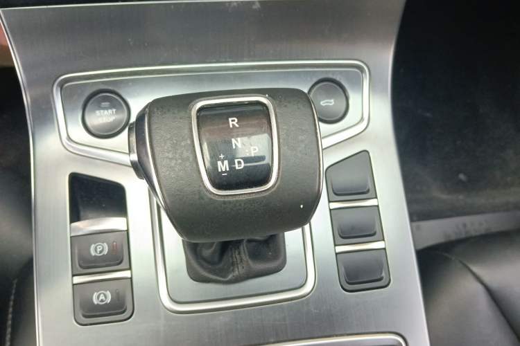 Used Hongqi H5 2022 Classic Model 1.5T DCT Flagship Edition Gear Lever