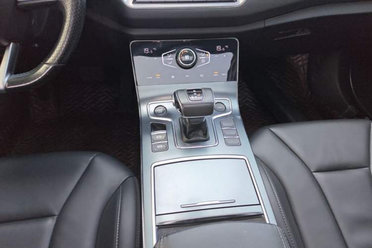 Used Hongqi H5 2022 Classic Model 1.5T DCT Flagship Edition Gear Lever