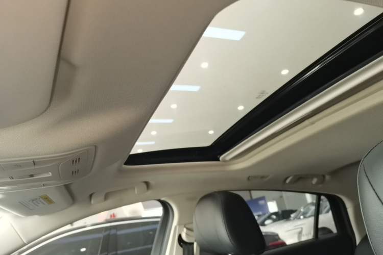 Used Hongqi H5 2022 Classic Model Facelift 1.5T DCT Qiyun Edition Headliner