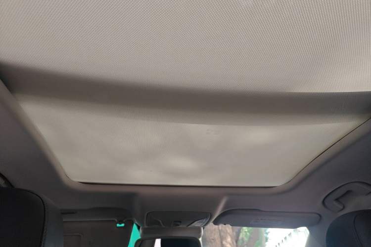 Used Hongqi H5 2022 Classic Model Facelift 1.8T Automatic Smart Connect Flagship Edition Headliner