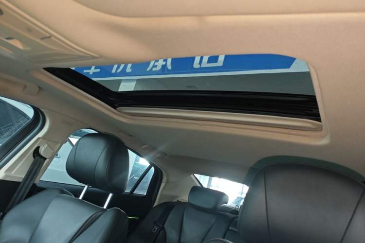 Used Hongqi H5 2022 Classic Model Facelift 1.5T DCT Qiyun Edition Headliner