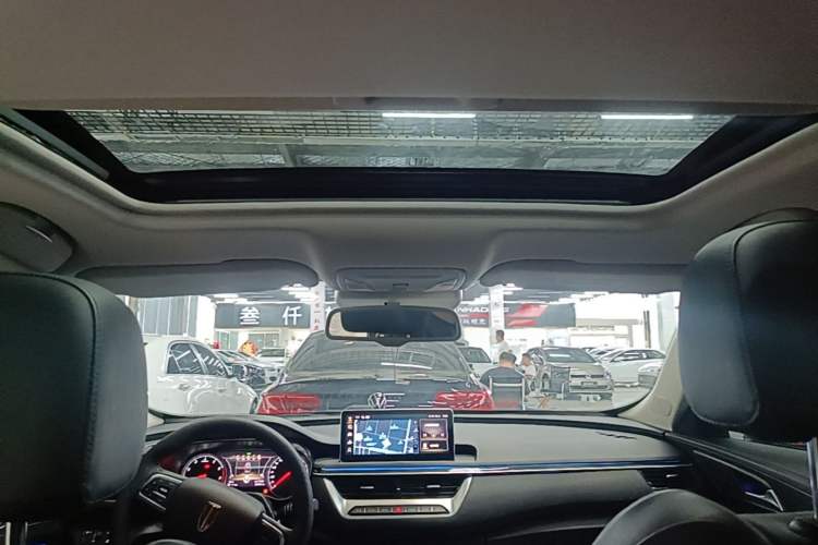 Used Hongqi H5 2022 Classic Model Facelift 1.8T Automatic Smart Connect Flagship Edition Headliner
