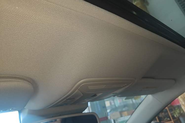 Used Hongqi H5 2022 Classic Model Facelift 1.8T Automatic Smart Connect Flagship Edition Headliner