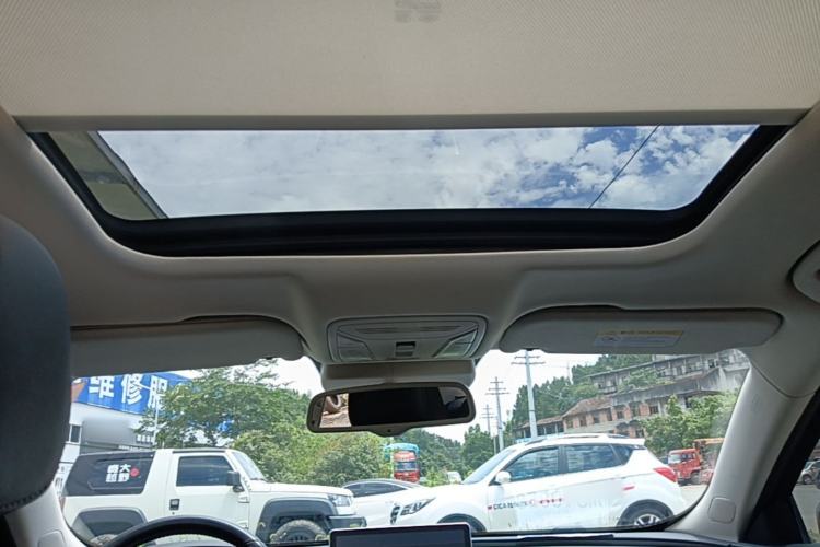 Used Hongqi H5 2022 Classic Model Facelift 1.8T Automatic Smart Connect Flagship Edition Headliner