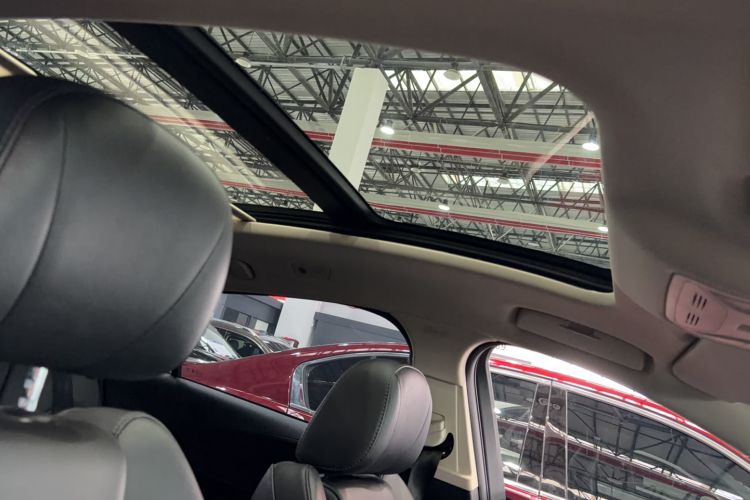 Used Hongqi H5 2022 Classic Model Facelift 1.8T Automatic Smart Connect Flagship Edition Headliner
