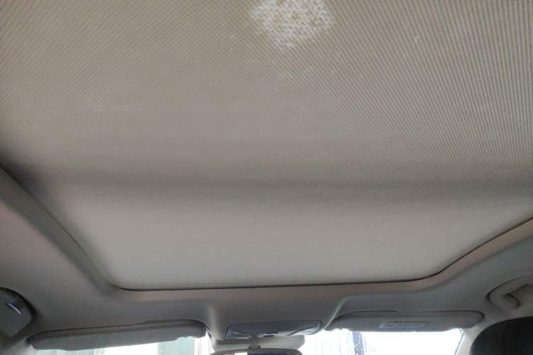 Used Hongqi H5 2022 Classic Model 1.8T Automatic Smart Connect Flagship Edition Headliner
