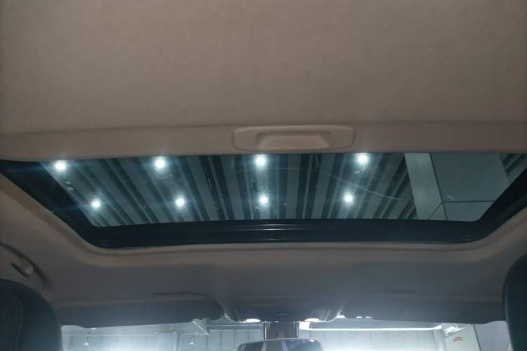 Used Hongqi H5 2022 Classic Model Facelift 1.5T DCT Qiyun Edition Headliner