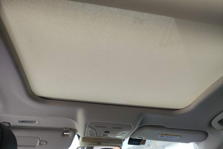 Used Hongqi H5 2022 Classic Model Facelift 1.8T Automatic Smart Connect Flagship Edition Headliner