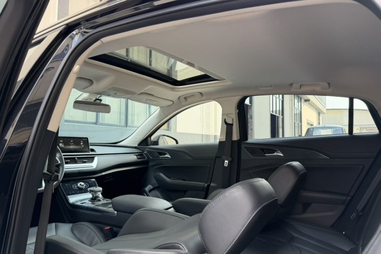 Used Hongqi H5 2022 Classic Model Facelift 1.5T DCT Qiyun Edition Headliner