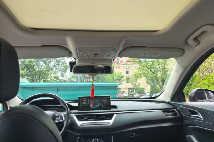 Used Hongqi H5 2022 Classic Model Facelift 1.8T Automatic Smart Connect Flagship Edition Headliner