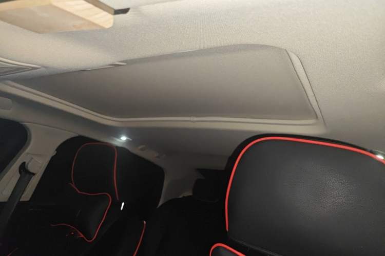 Used Hongqi H5 2022 Classic Model Facelift 1.5T DCT Qiyun Edition Headliner