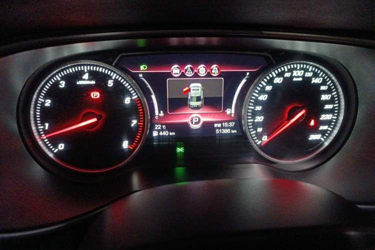 Used Hongqi H5 2022 Classic Model 1.5T DCT Flagship Edition Instrument Cluster