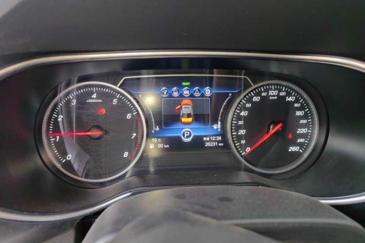 Used Hongqi H5 2022 Classic Model 1.8T Automatic Smart Connect Flagship Edition Instrument Cluster