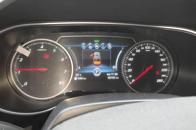 Used Hongqi H5 2022 Classic Model Facelift 1.8T Automatic Smart Connect Flagship Edition Instrument Cluster