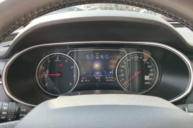 Used Hongqi H5 2022 Classic Model 1.8T Automatic Smart Connect Flagship Edition Instrument Cluster
