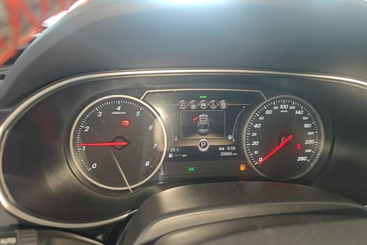 Used Hongqi H5 2022 Classic Model Facelift 1.8T Automatic Smart Connect Flagship Edition Instrument Cluster