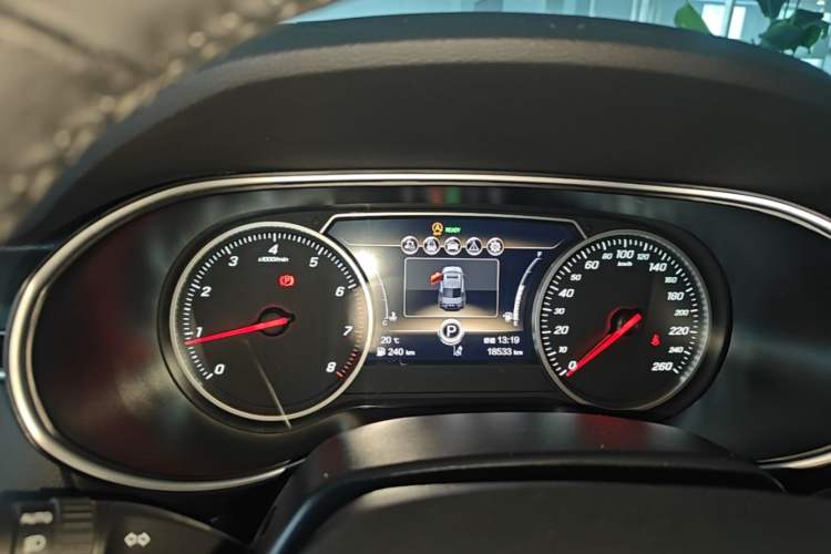 Used Hongqi H5 2022 Classic Model Facelift 1.8T Automatic Smart Connect Flagship Edition Instrument Cluster