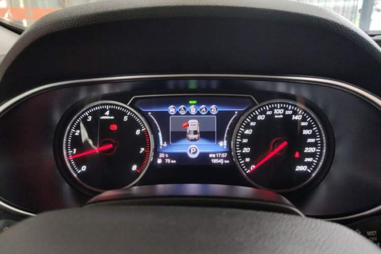 Used Hongqi H5 2022 Classic Model 1.8T Automatic Smart Connect Flagship Edition Instrument Cluster