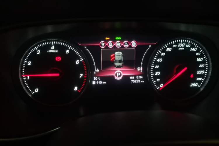 Used Hongqi H5 2022 Classic Model 1.8T Automatic Smart Connect Flagship Edition Instrument Cluster